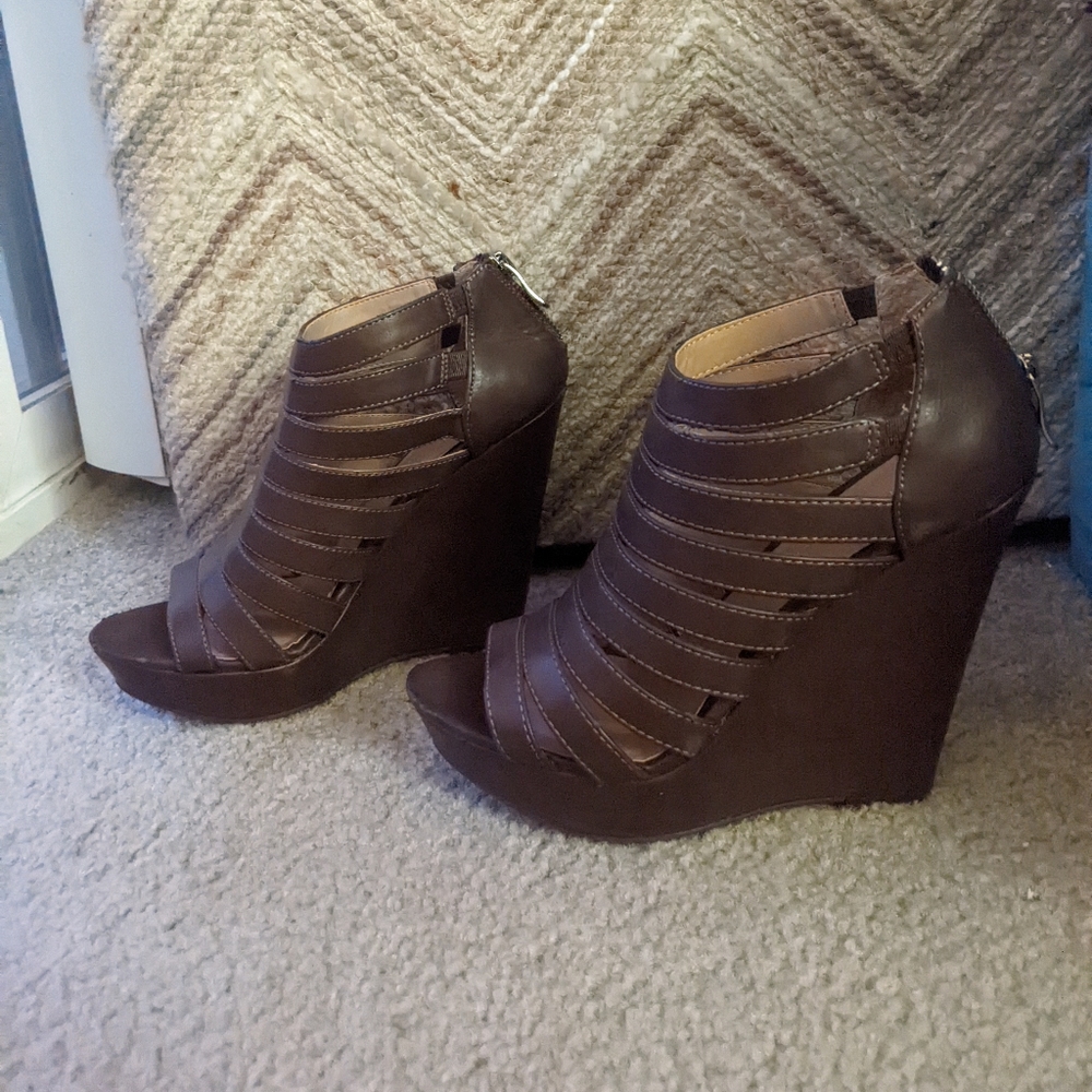 Chinese Laundry cage wedges